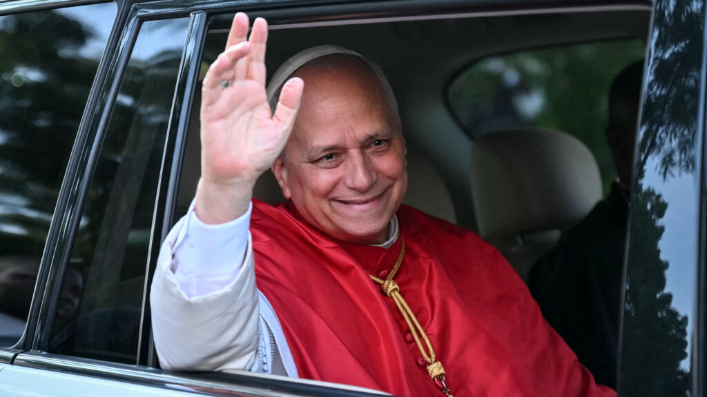 البابا ليون الرابع عشر يحذر خلال زيارته لغينيا الاستوائية من خطر مأساوي يهدد مستقبل البشرية