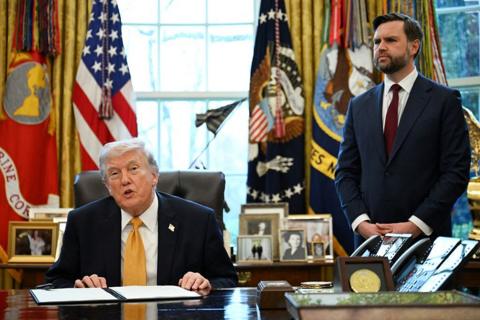 ترامب يعيد لغة التهديد والولايات المتحدة ترسل وفدًا إلى إسلام آباد بينما الحرس الثوري الإيراني يعزز تسليحه