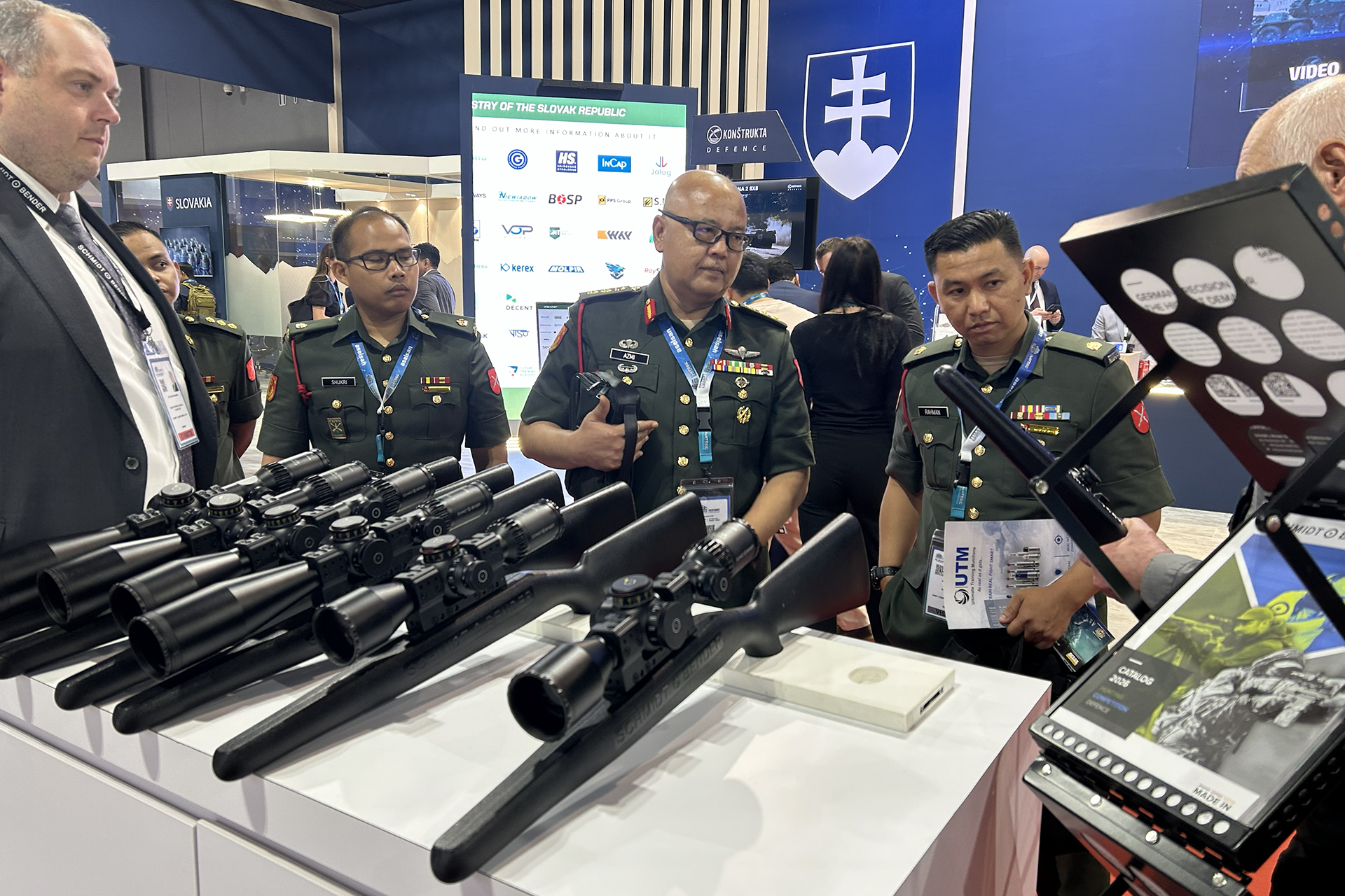 وزير دفاع ماليزيا يحذر من مخاطر تحول مضيق ملقا إلى بؤرة توتر مشابهة لمضيق هرمز