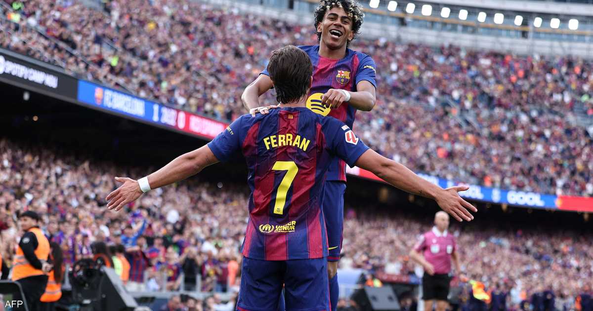 برشلونة يتفوق على إسبانيول 4-1 ويقترب من لقب الدوري الإسباني
