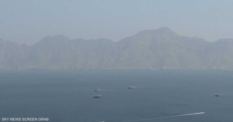 تصاعد التوترات في مضيق هرمز وتهديد استقرار حركة السفن