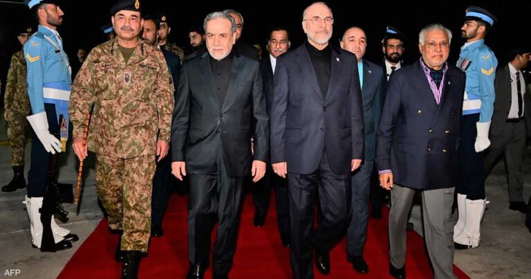 إيران ترسل وفدًا دبلوماسيًا جديدًا إلى باكستان لتعزيز التعاون الإقليمي