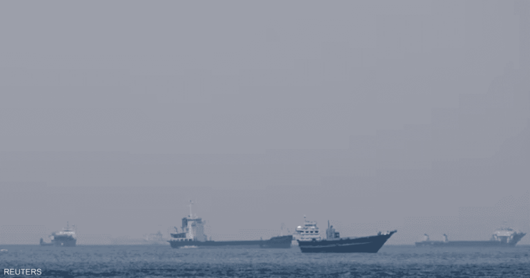 تراجع حاد في حركة السفن بمضيق هرمز خلال 24 ساعة وسط توترات إقليمية