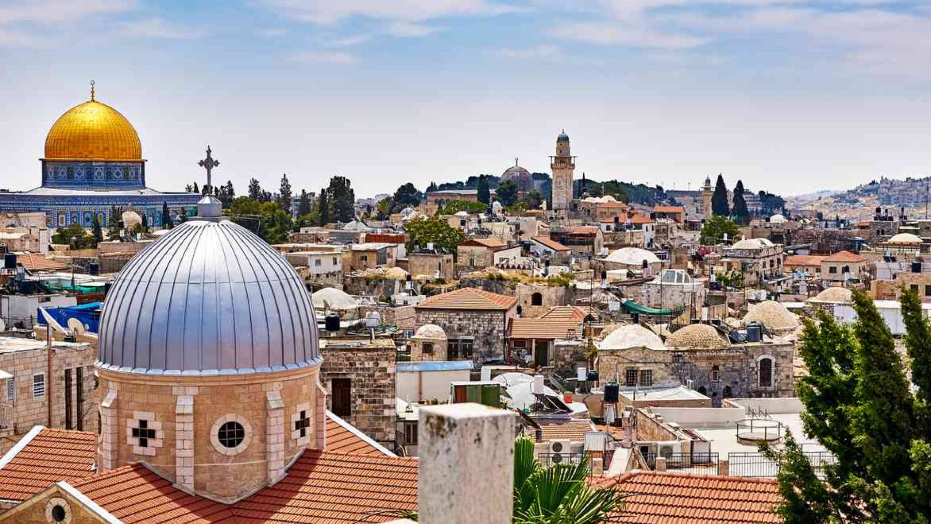 إعادة فتح المسجد الأقصى وكنيسة القيامة تحت مراقبة دقيقة من “عين على القدس”