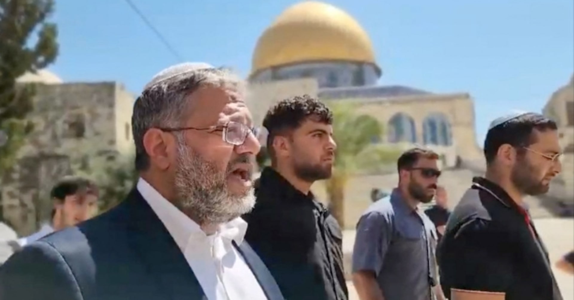 الوزير الإسرائيلي إيتمار بن جفير يزور المسجد الأقصى وسط جدل واسع