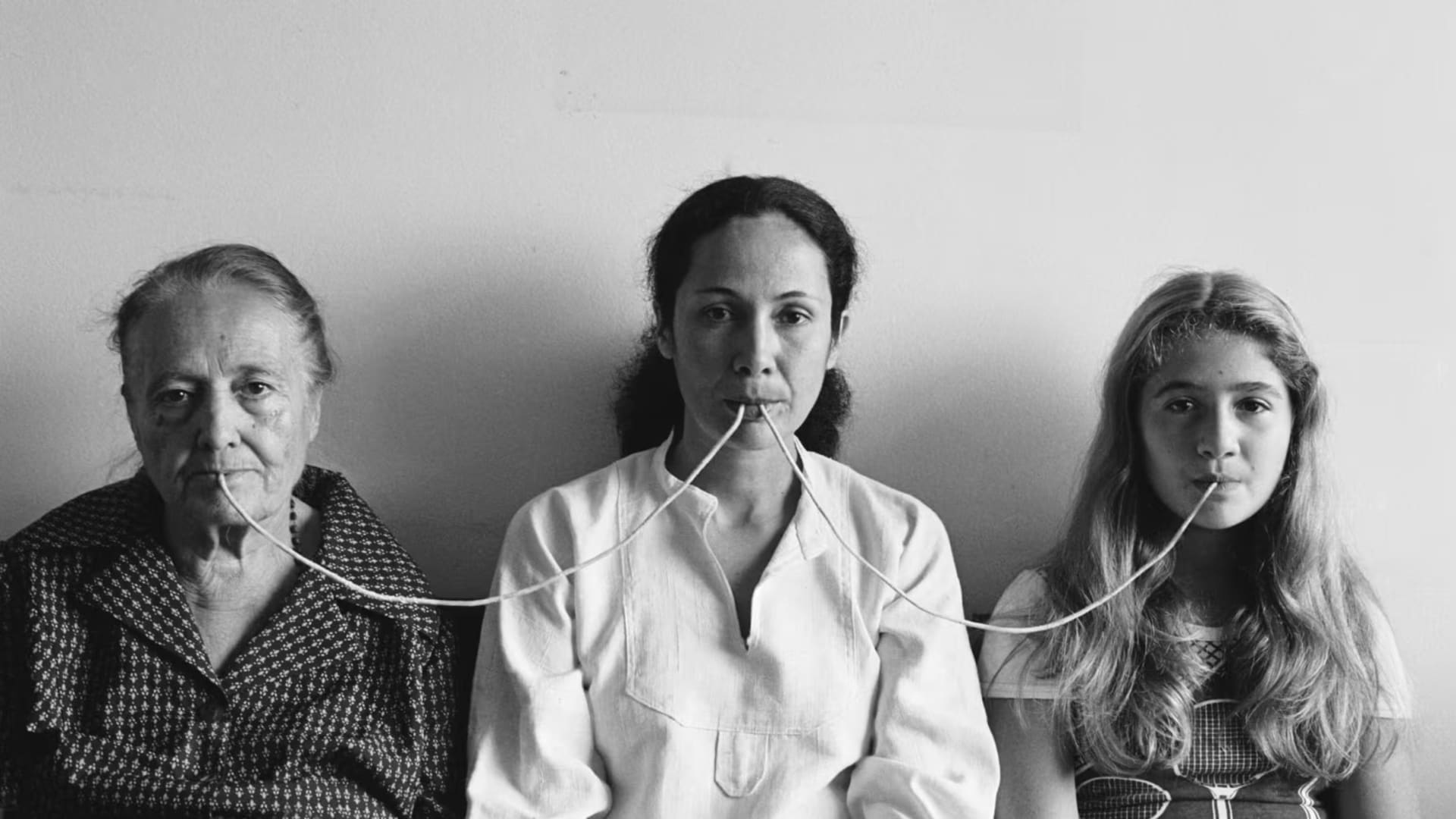 معرض يوثق الخوف من الشيخوخة بين التجاعيد والتجميل عبر العصور