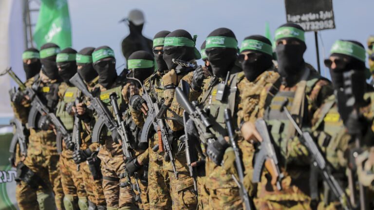 مصادر تكشف عن أول محادثات مباشرة بين أمريكا وحماس منذ وقف إطلاق النار في غزة