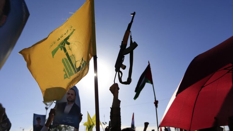 نائب لبناني يؤكد استعداد حزب الله لوقف إطلاق النار بشرط توقف الهجمات الإسرائيلية