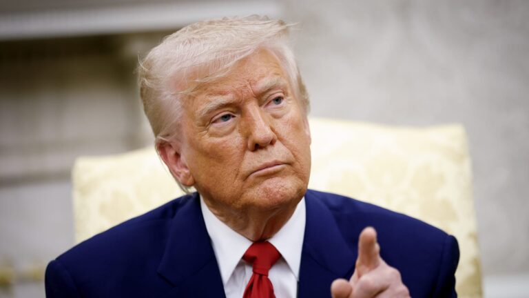 ترامب يؤكد استمرار الحصار على إيران رغم فتح مضيق هرمز حتى الوصول لاتفاق شامل