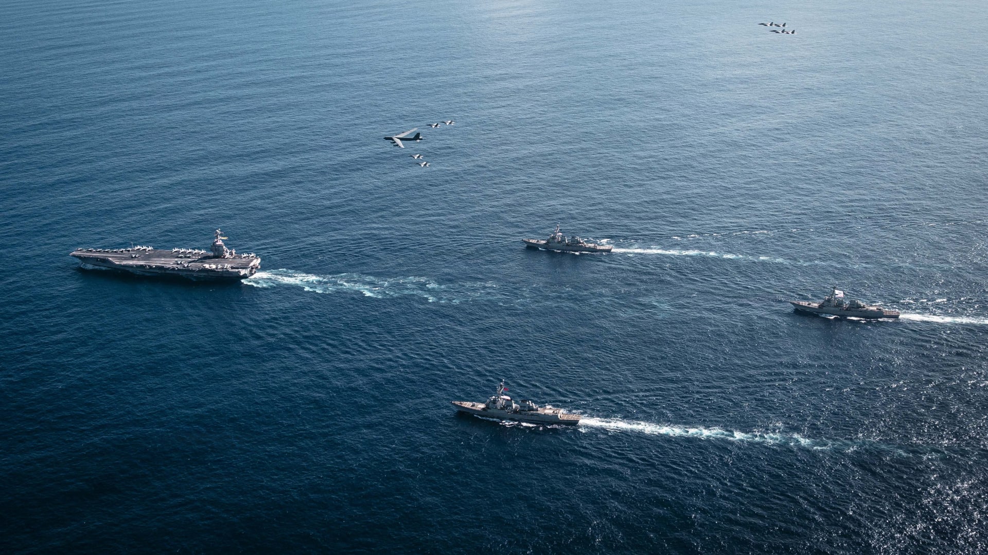 تعزيز أمريكي لقواتها في البحر الأحمر عبر قناة السويس وسط مؤشرات لمفاوضات مع إيران