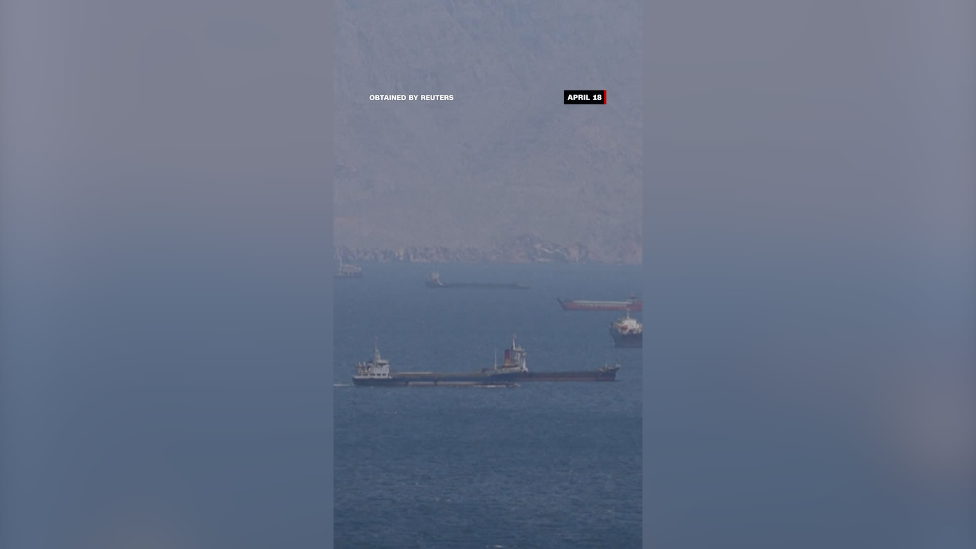 الحرس الثوري الإيراني يطلق النار على ناقلة نفط في مضيق هرمز وسط تصاعد التوترات الأمنية