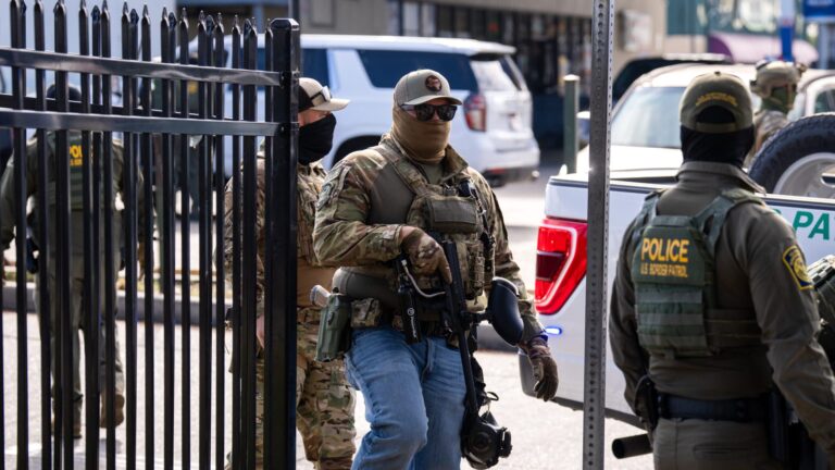 السلطات الأمريكية تعتقل مهاجراً سعودياً غير شرعي وتكشف عن سجله الجنائي