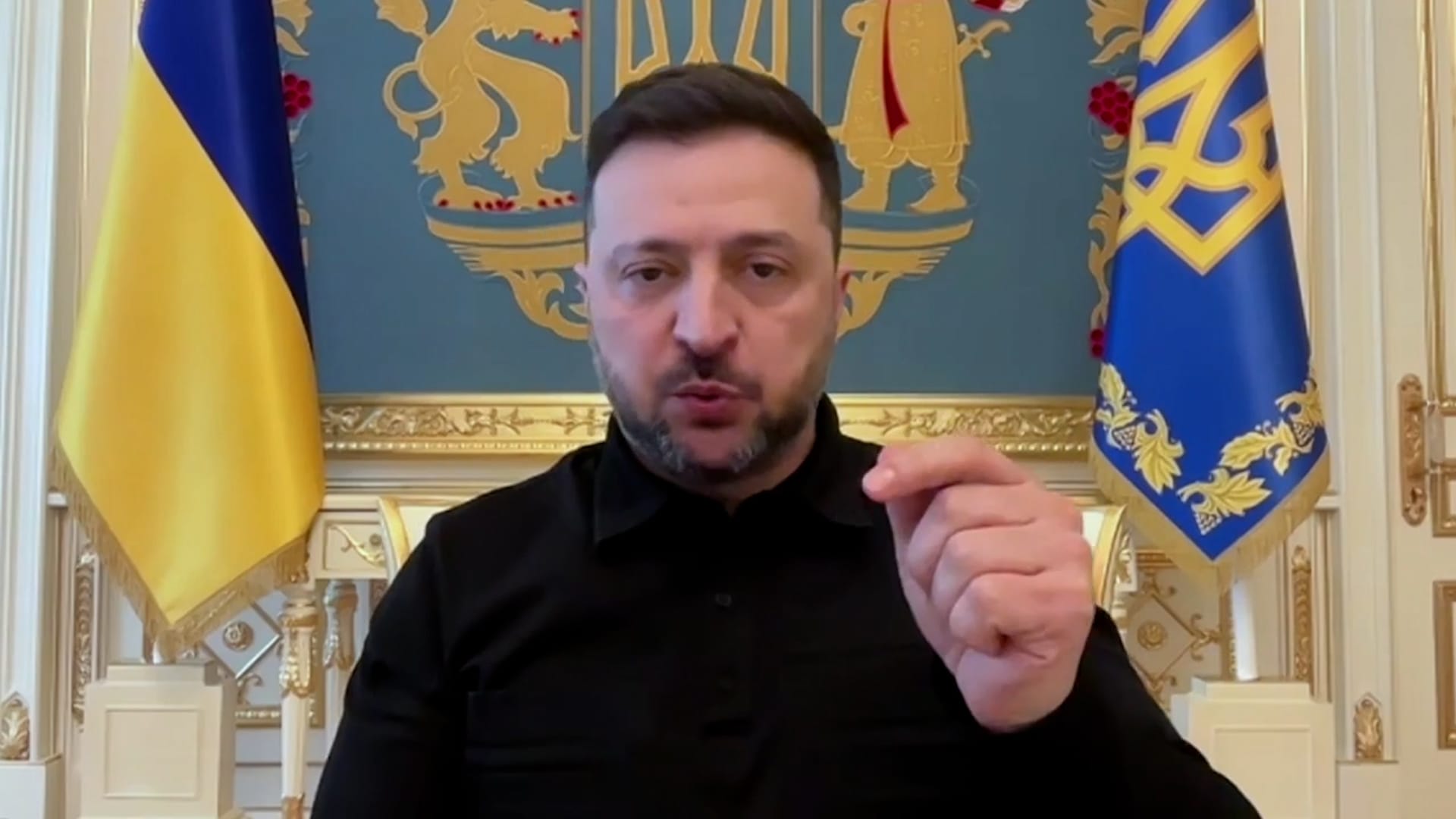 زيلينسكي يؤكد لأمانبور ضرورة حوار قادة العالم مع بوتين لوقف الحرب في أوكرانيا