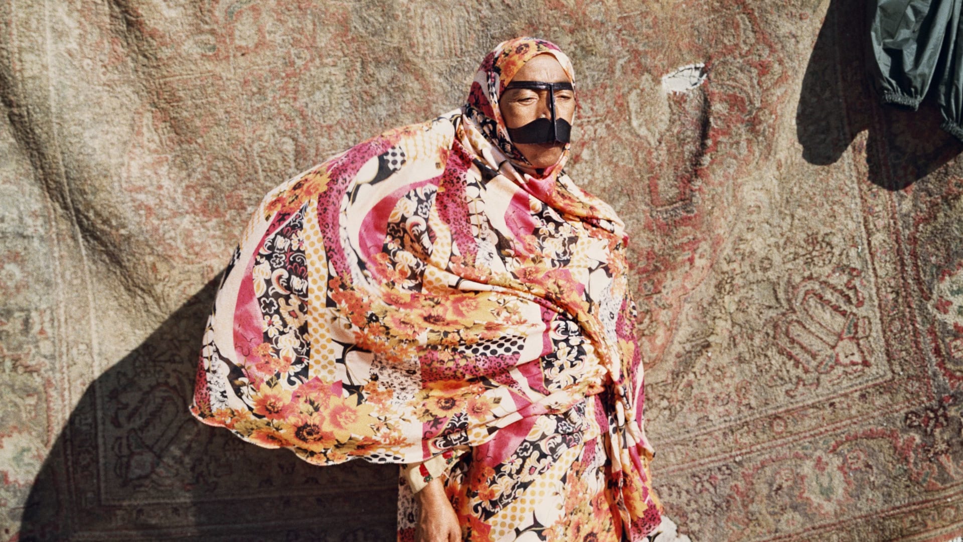 هدى أفشار توثق الروحانية والحياة الإنسانية في مضيق هرمز بعدسة فنية