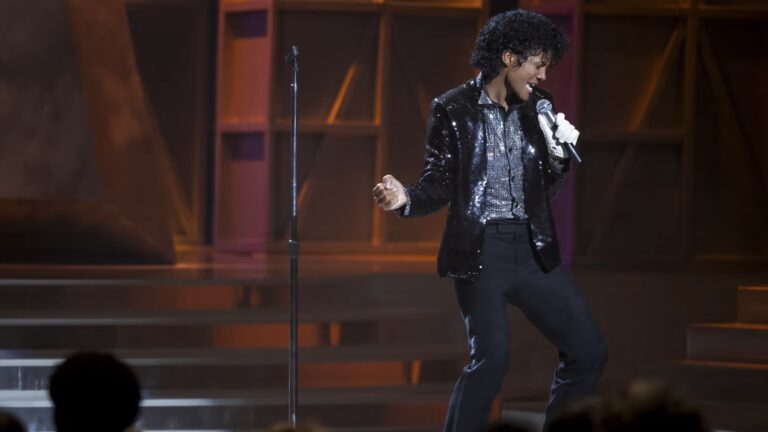 عرض فيلم السيرة الذاتية لمايكل جاكسون يترقب عشاق الموسيقى العالمية