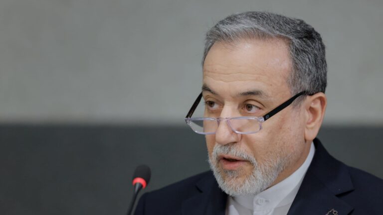 مصادر: وزير خارجية إيران يزور باكستان وسط توقعات بجولة محادثات ثانية مع أمريكا