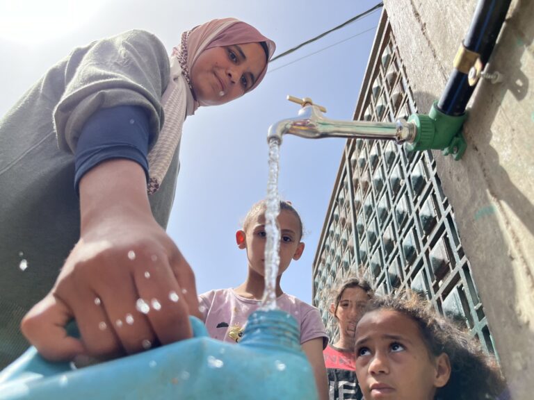 استشهاد طفل في غزة وسط استمرار الاحتلال بحرمان القطاع من المياه