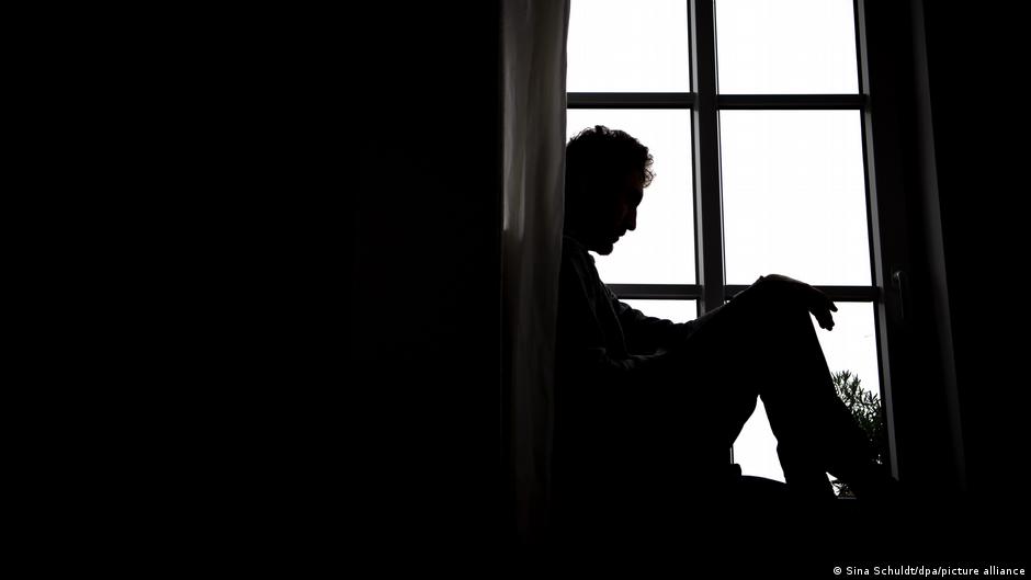 تأثير شعور نقص الرجولة على الرجال واستراتيجيات التعويض النفسية والاجتماعية