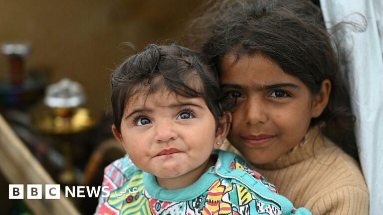 أطفال مناطق النزاع يتعرفون على طائرات الحرب بدلاً من الفواكه وسط ظروف الحرب الصعبة