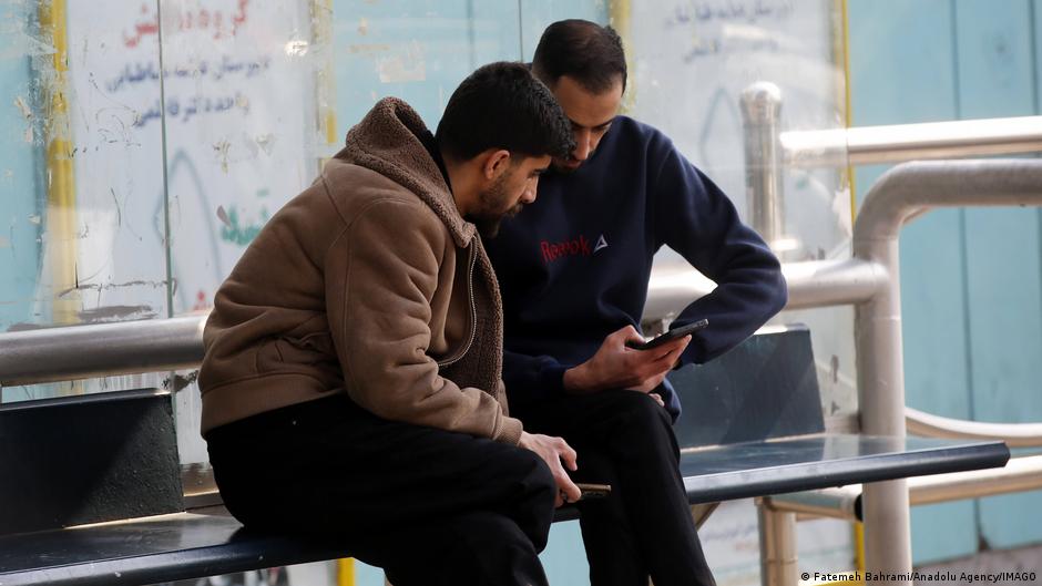 إيران تُعلن أن حجب الإنترنت قرار حكومي يسبب خسائر اقتصادية واجتماعية كبيرة