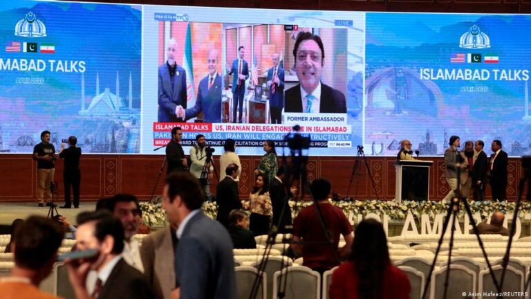 باكستان تلعب دور الوسيط في النزاع بين إيران وأمريكا: تحديات وفرص الدبلوماسية الإقليمية