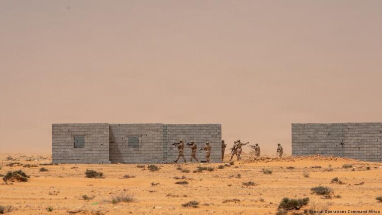 تدريبات عسكرية غربية مشتركة تعيد الاهتمام الدولي بليبيا وسط الصراع