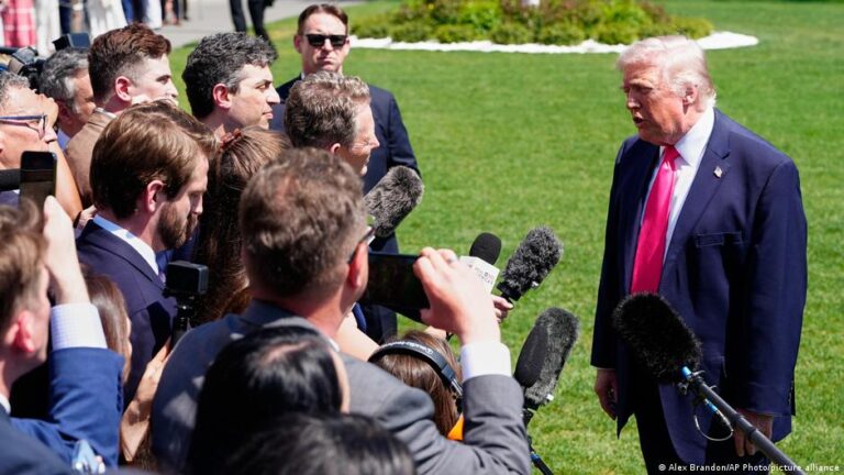 ترامب يعلن قرب اتفاق تاريخي مع إيران وسط تسريبات خطة ثلاثية لحل النزاعات