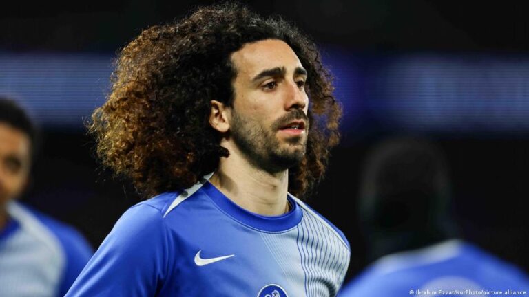 حلاق نغولو كوكوريا يكشف أزمات الإصابات التي تعصف بفريق تشيلسي هذا الموسم