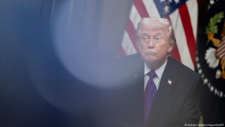 مهل مؤجلة وتراجع شعبية.. ترامب في مأزق مواجهة إيران