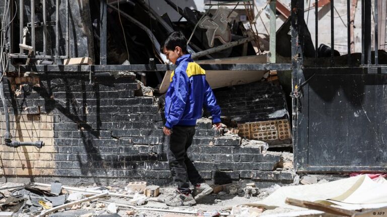 تمديد الهدنة بين إيران والولايات المتحدة: آفاق وتحديات الصراع المستمر