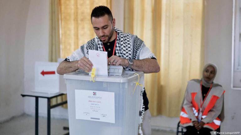 انطلاق الانتخابات المحلية الفلسطينية واستفتاء على شعبية السلطة في ظل غياب حماس