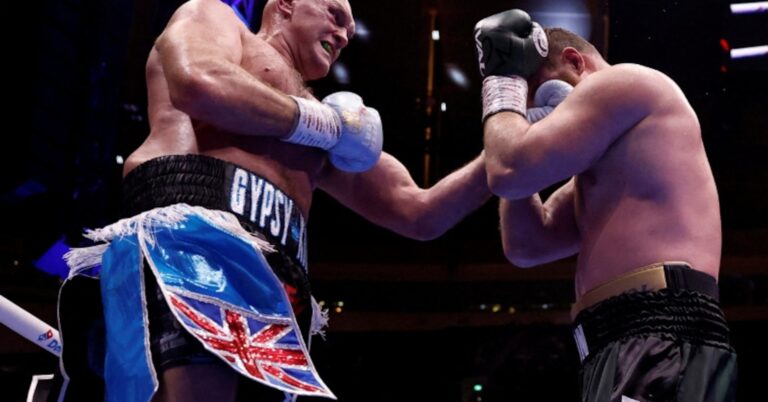 فيوري يهزم محمودوف بقرار الحكام ويتحدى جوشوا في نزال مرتقب