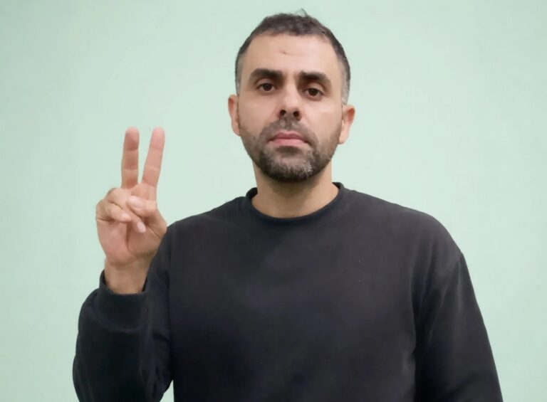 صورة أرشيفية لحذيفة الكحلوت “أبو عبيدة” خلال المجاعة في غزة