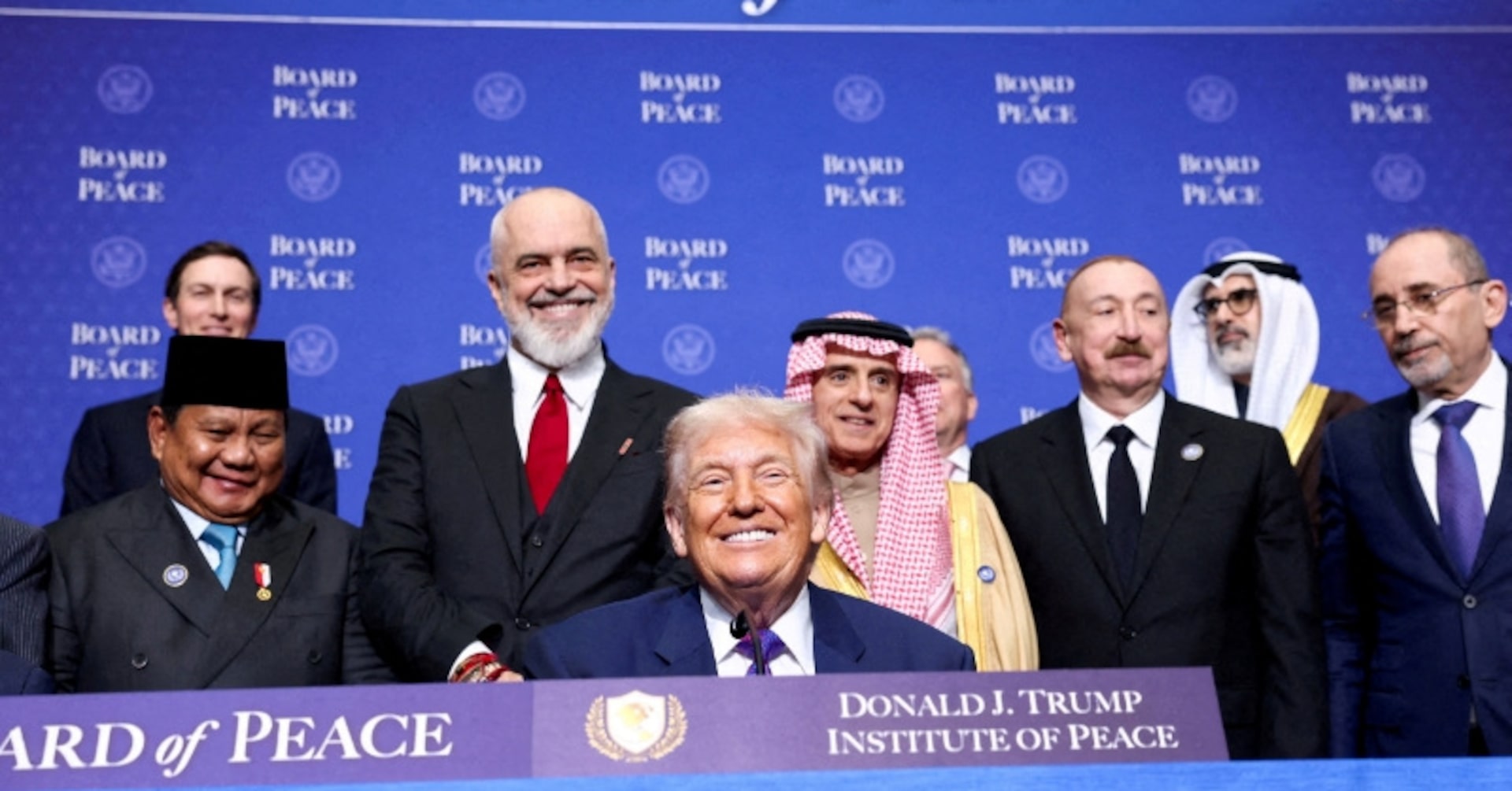 مصادر تكشف عن أزمة مالية في مجلس السلام بقيادة ترامب تعرقل خطة إعادة إعمار غزة