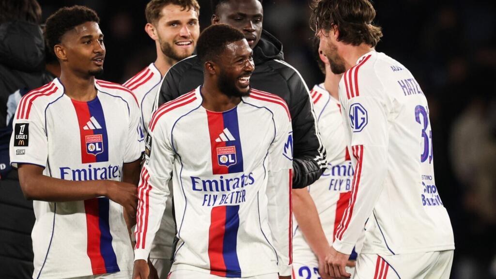 ليون يوقف سلسلة انتصارات سان جرمان ويقرب لنس من صدارة الدوري الفرنسي