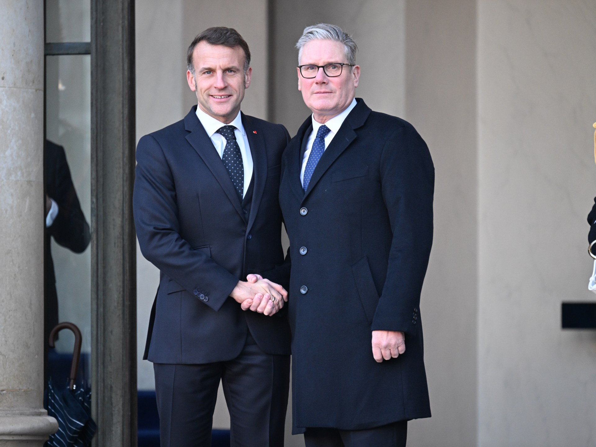 تحالف فرنسي-بريطاني لتأمين مضيق هرمز: تعزيز الأمن الملاحي وحماية الطاقة العالمية