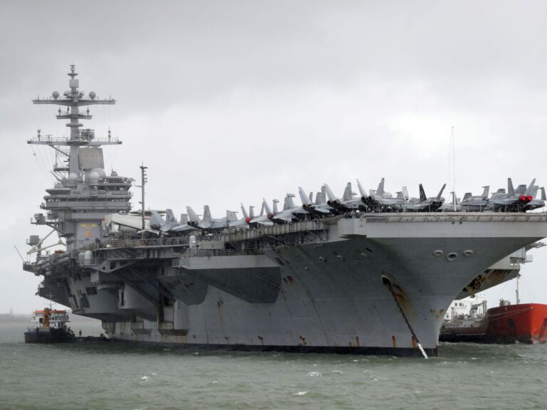 حاملة طائرات أمريكية جديدة تزور الشرق الأوسط لتعزيز الوجود العسكري