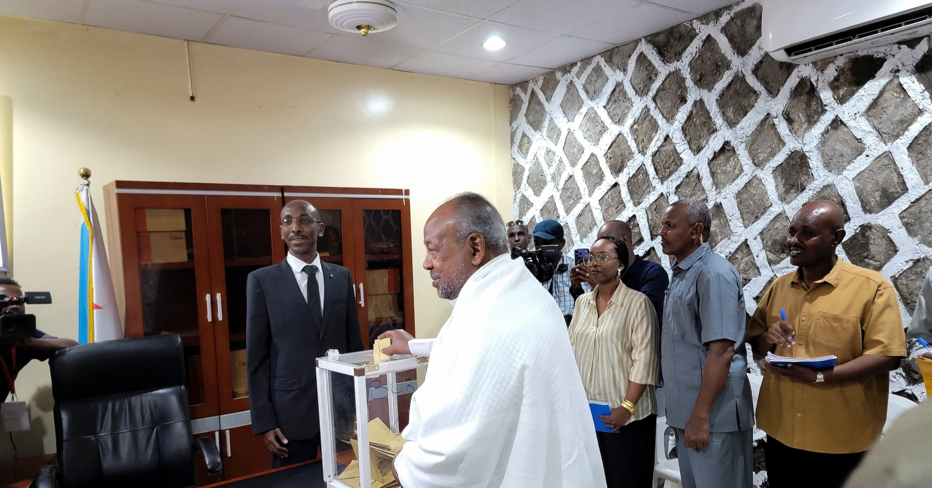 إعادة انتخاب إسماعيل عمر جيلي رئيساً لجيبوتي بنسبة 97.8% من الأصوات