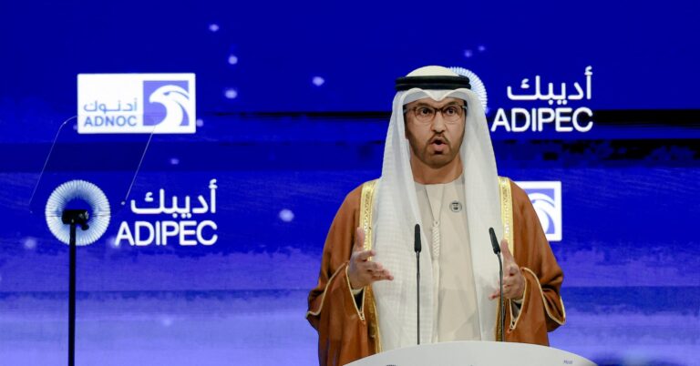 الرئيس التنفيذي لأدنوك يؤكد: مضيق هرمز ليس ملكًا لإيران لإغلاقه