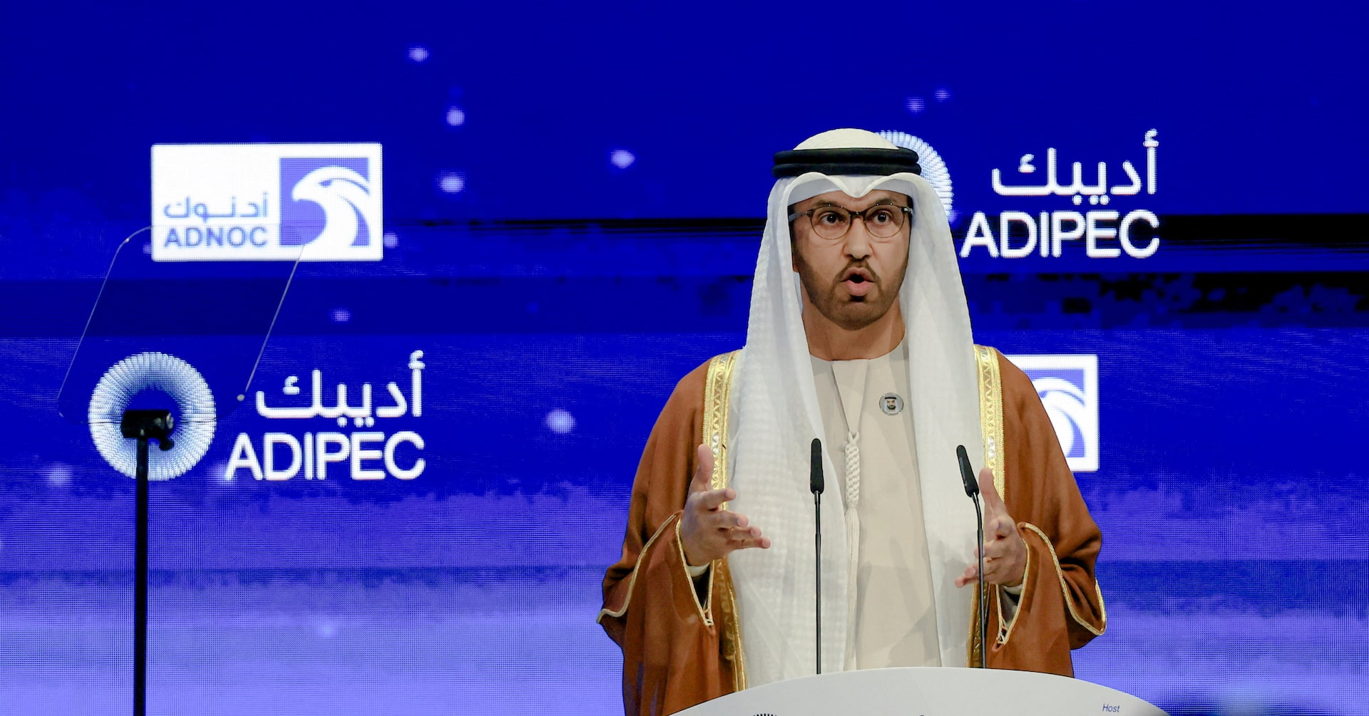 الرئيس التنفيذي لأدنوك يؤكد: مضيق هرمز ليس ملكًا لإيران لإغلاقه