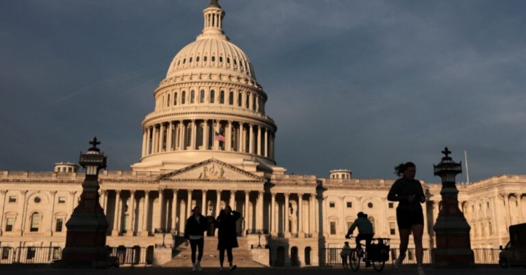 ارتفاع عجز الميزانية الأمريكية في مارس إلى 164 مليار دولار