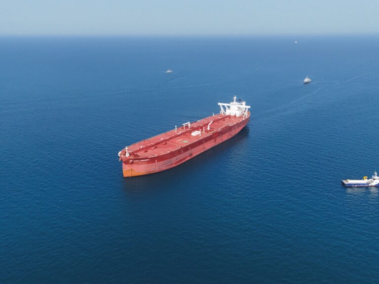 مقر خاتم الأنبياء يعلن إعادة إغلاق مضيق هرمز amid تصاعد التوترات الإقليمية