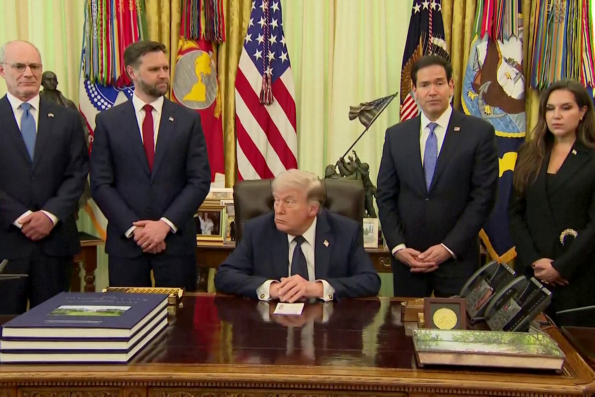 ترمب يمدد وقف إطلاق النار بين لبنان وإسرائيل بالتزامن مع محادثاتهما الدبلوماسية