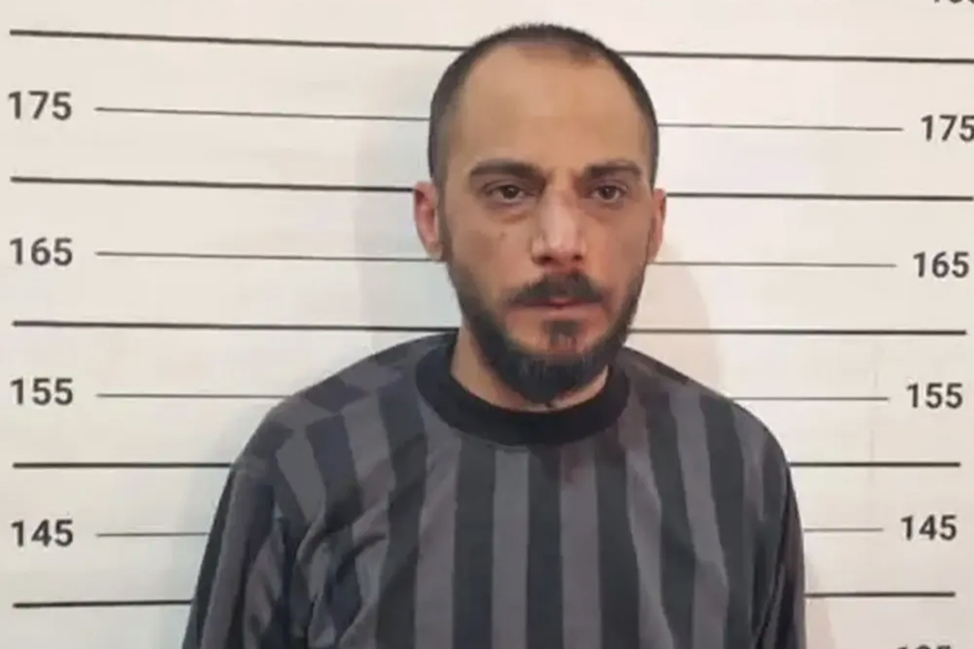 تزامن اعتقال “سفاح التضامن” مع انطلاق محاكمة رموز النظام السوري: دلالات سياسية وقانونية