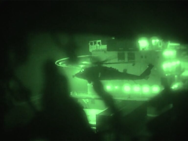 تأثير العقوبات الأمريكية على الاقتصاد الإيراني وتأثيرها السياسي والاقتصادي