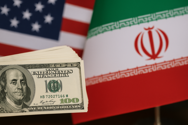 ارتفاع الدولار بعد تعثر محادثات السلام بين الولايات المتحدة وإيران
