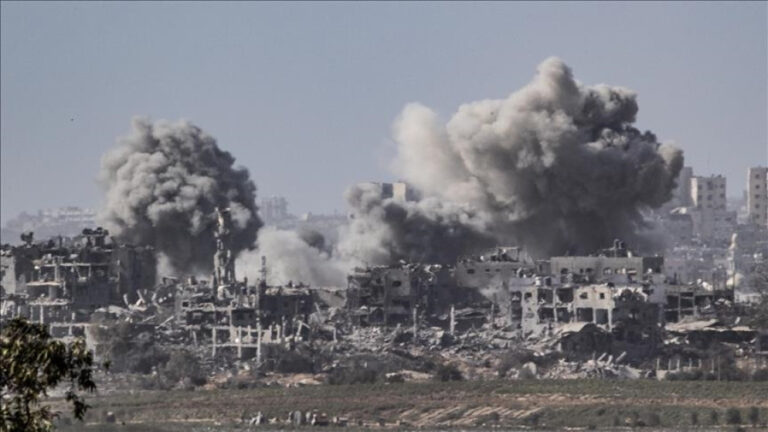 استشهاد 10 فلسطينيين بينهم طفل في غارات جوية إسرائيلية على غزة