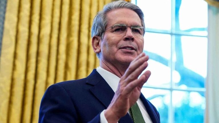 وزير الخزانة الأميركي يطلق عملية “الغضب الاقتصادي” ضد إيران لزيادة الضغوط