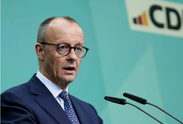 المستشار الألماني يعلن استعداد بلاده لتأمين ممرات عبور مضيق هرمز