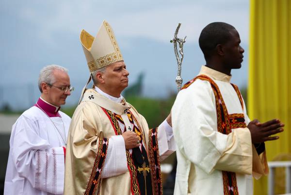 بابا الفاتيكان ينتقد نهب الثروات الأفريقية ويشدد على تعزيز التنمية المستدامة